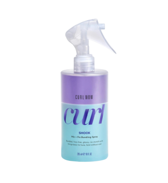 Le Shook spray fixant de Color Wow pour cheveux bouclés.