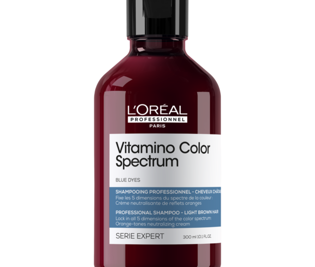 Le shampoing neutralisant bleu Vitamino Color Spectrum L’Oréal Professionnel pour neutraliser les reflets orangés indésirables sur les cheveux châtains et bruns.