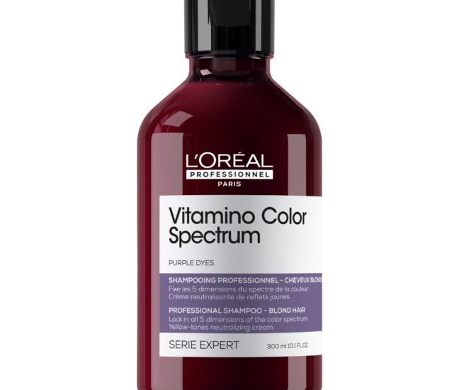 Le shampoing neutralisant violet Vitamino Color Spectrum de L’Oréal Professionnel pour éliminer les reflets jaunes indésirables.