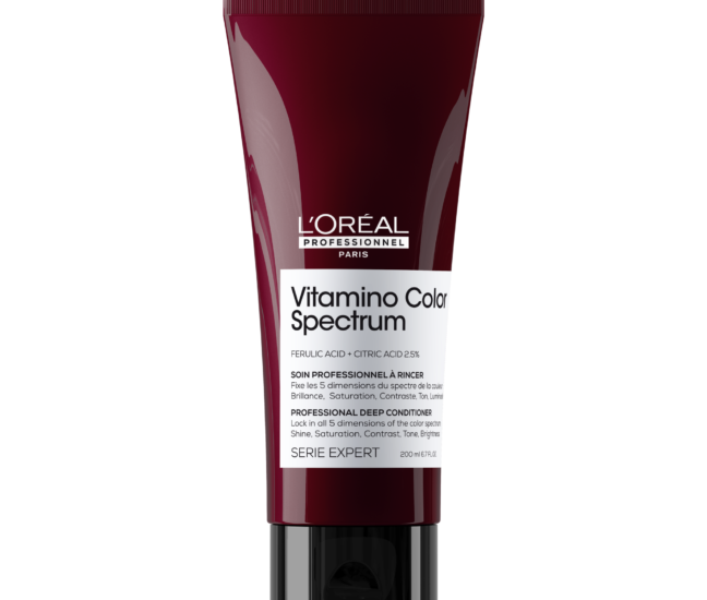 Le soin protecteur de couleur Vitamino Color Spectrum de L’Oréal Professionnel pour d^émêler vos cheveux en douceur, tout en les hydratant et en préservant la couleur.