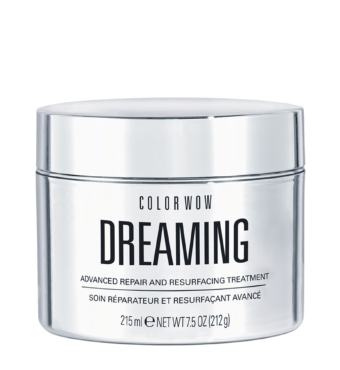 Le masque WOW Dreaming répare en profondeur les cheveux abîmés.