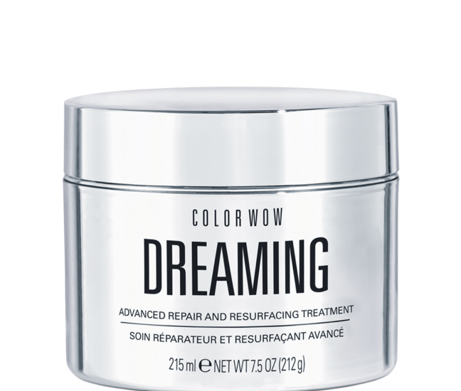 Le masque WOW Dreaming répare en profondeur les cheveux abîmés.